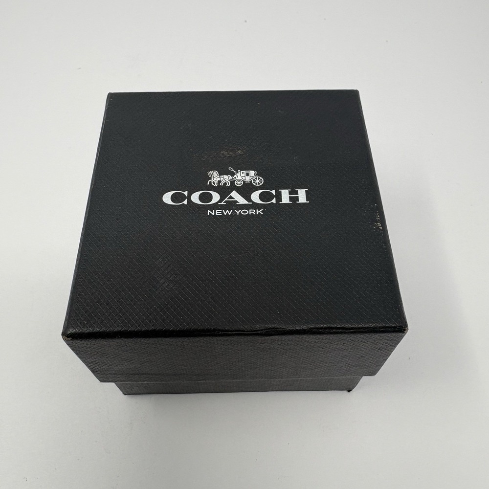 Coach Dumbo Disney Leather Strap Watch Silver Dial With Box - Picture 6 of 6